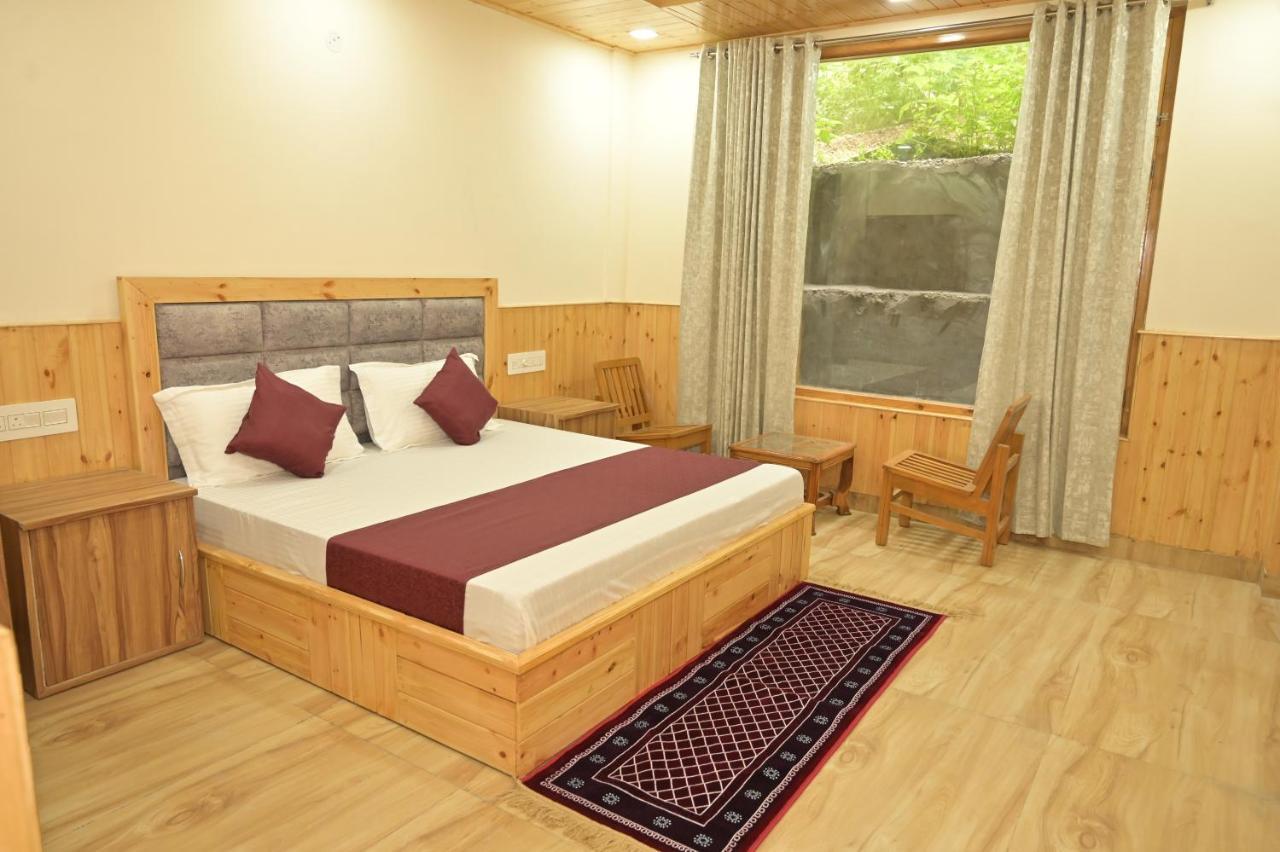 Hotel Royal Galaxy Tirthan Banjār Exteriör bild