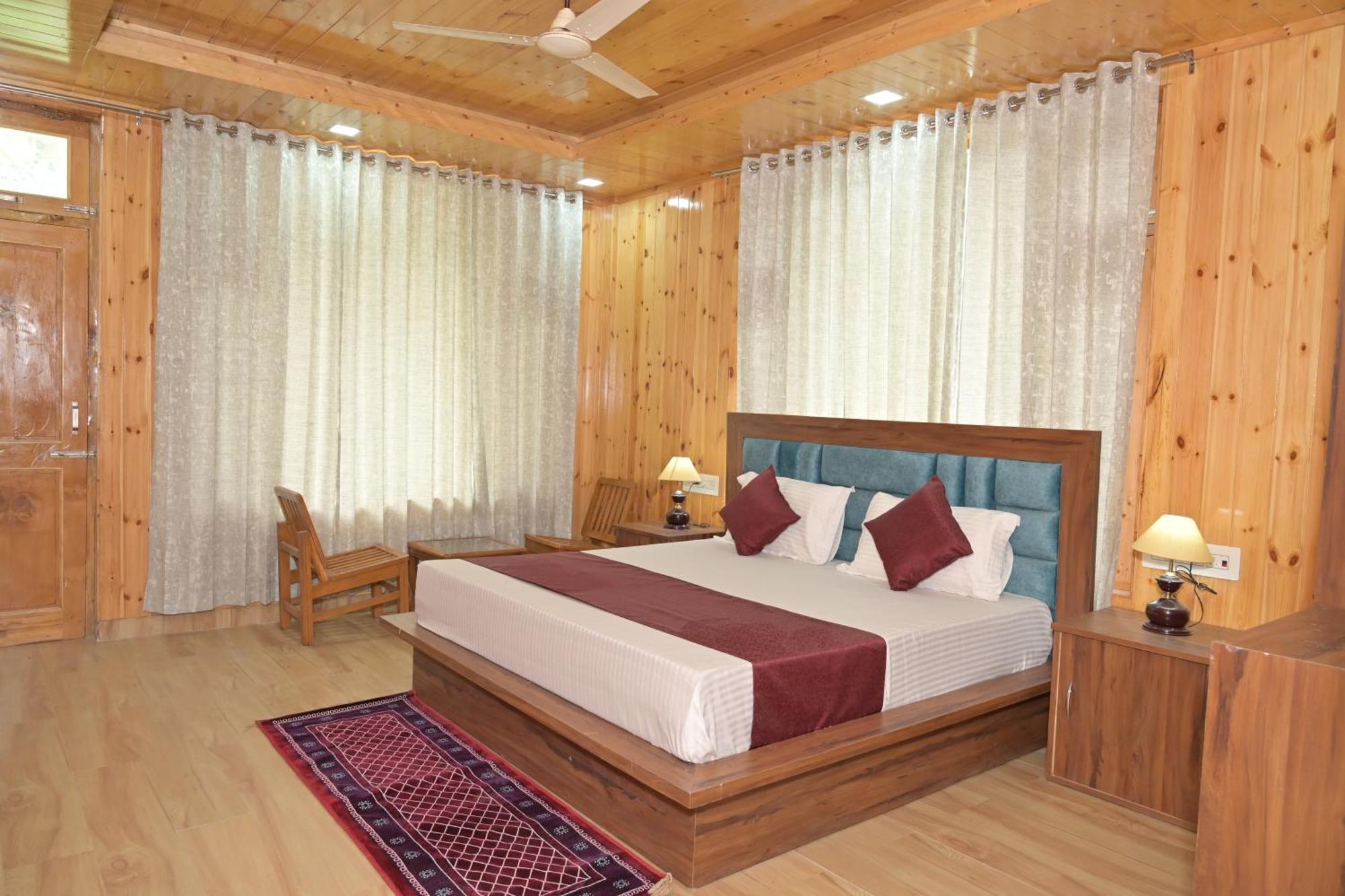 Hotel Royal Galaxy Tirthan Banjār Exteriör bild