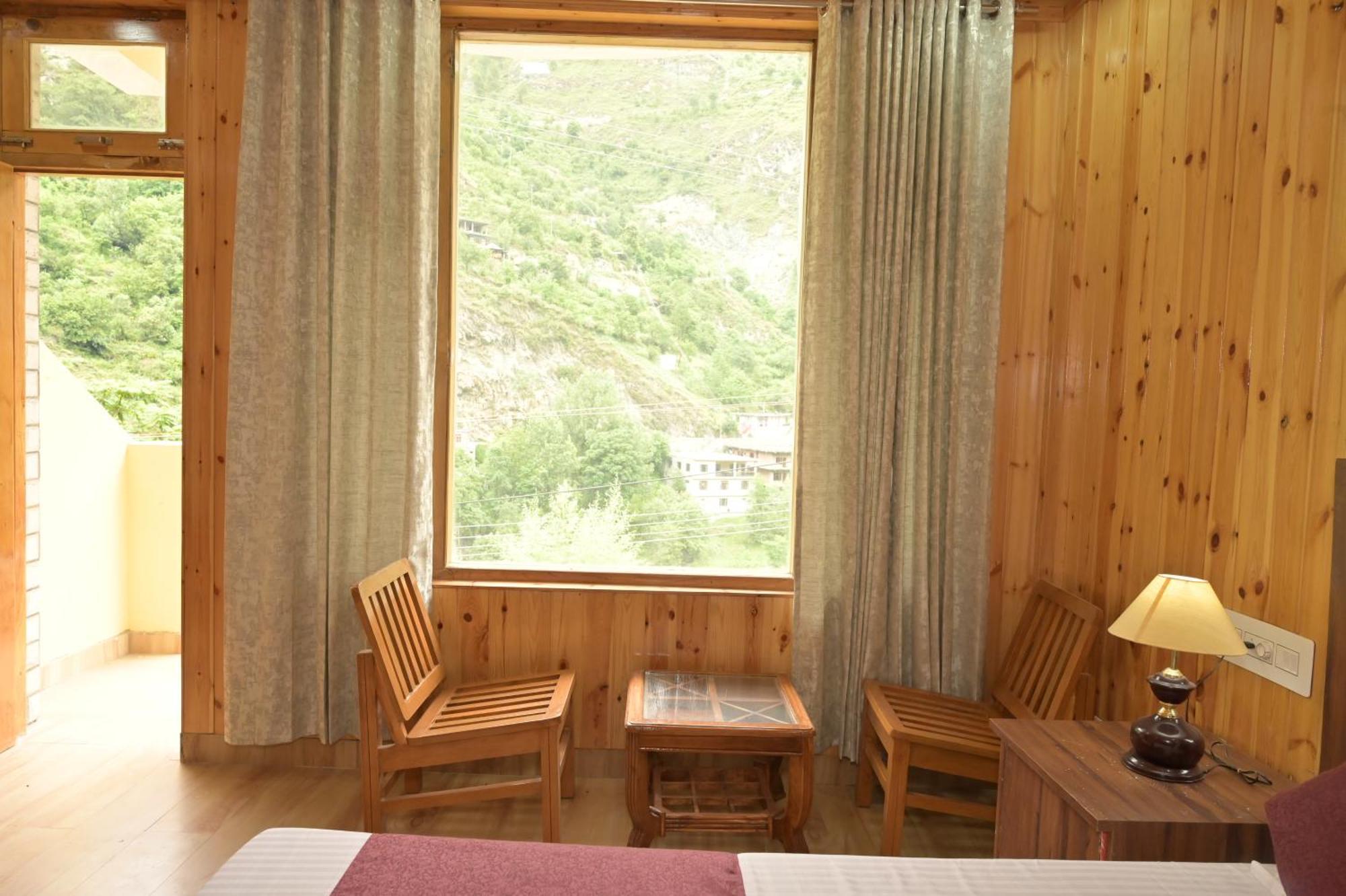 Hotel Royal Galaxy Tirthan Banjār Exteriör bild