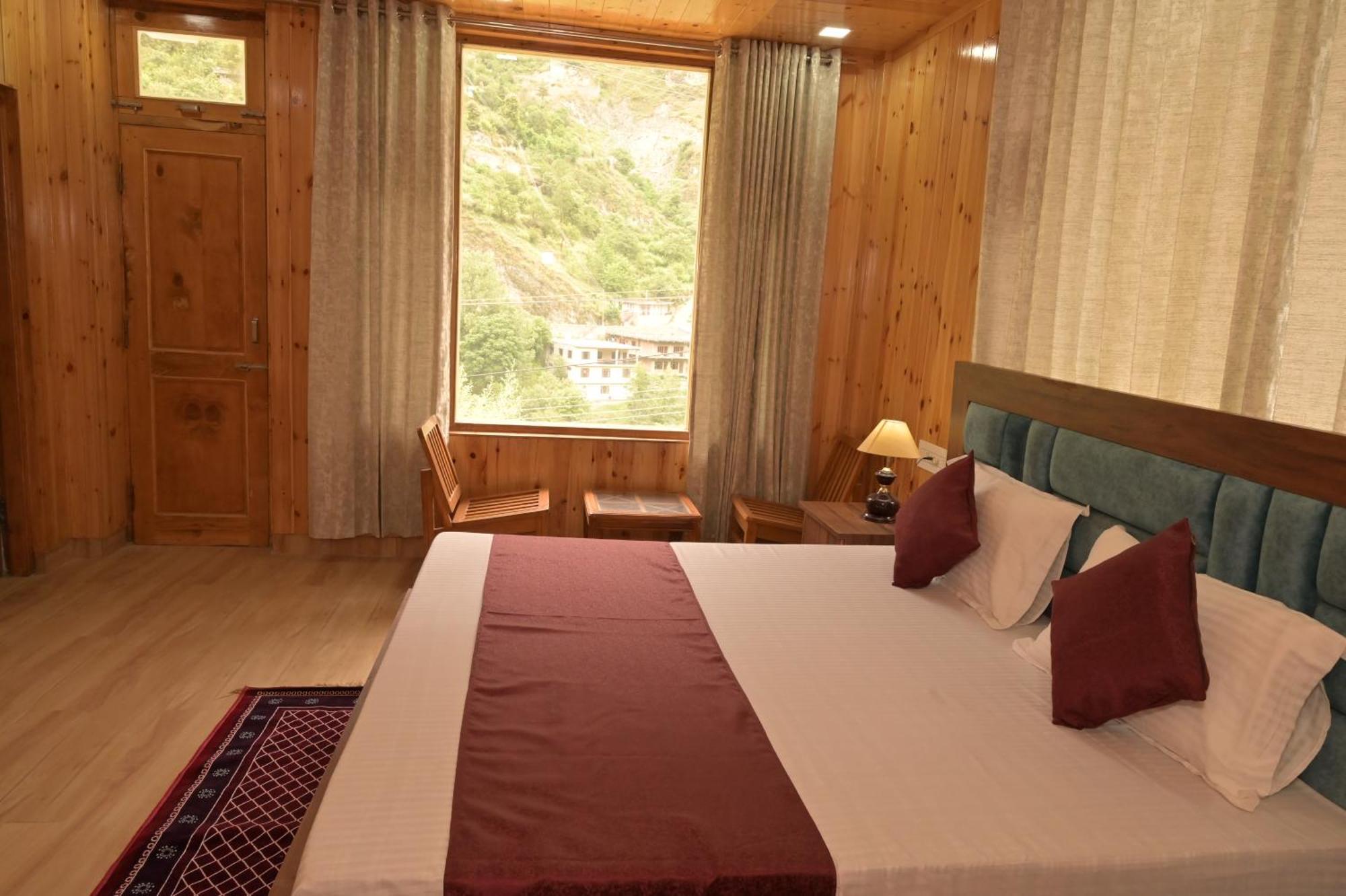 Hotel Royal Galaxy Tirthan Banjār Exteriör bild