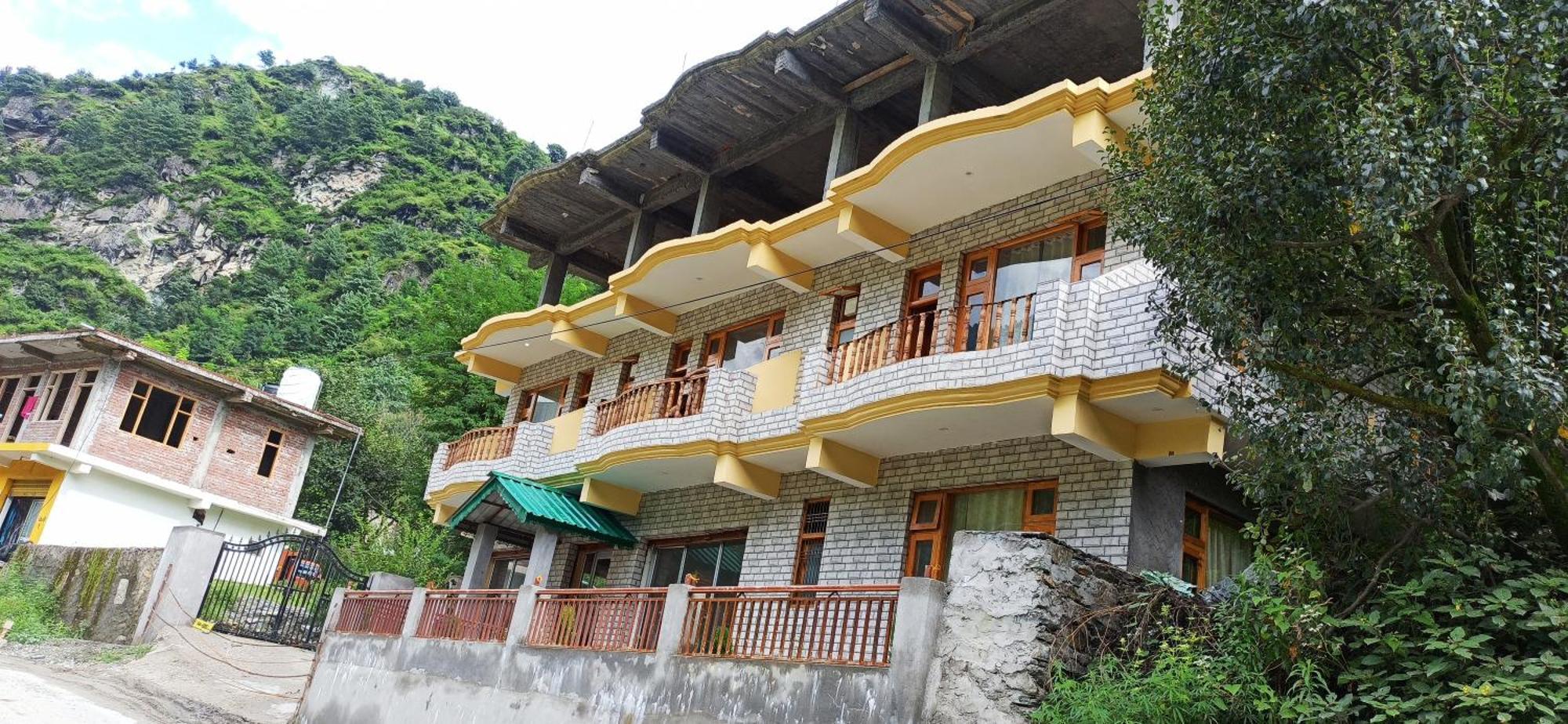 Hotel Royal Galaxy Tirthan Banjār Exteriör bild