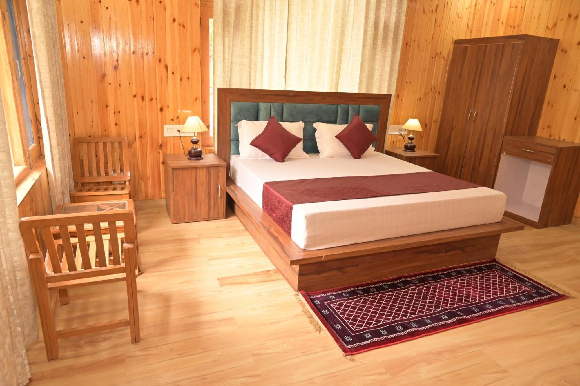 Hotel Royal Galaxy Tirthan Banjār Exteriör bild