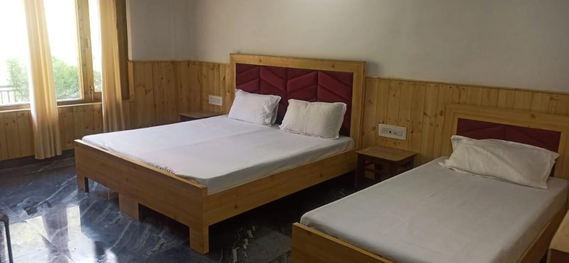 Hotel Royal Galaxy Tirthan Banjār Exteriör bild